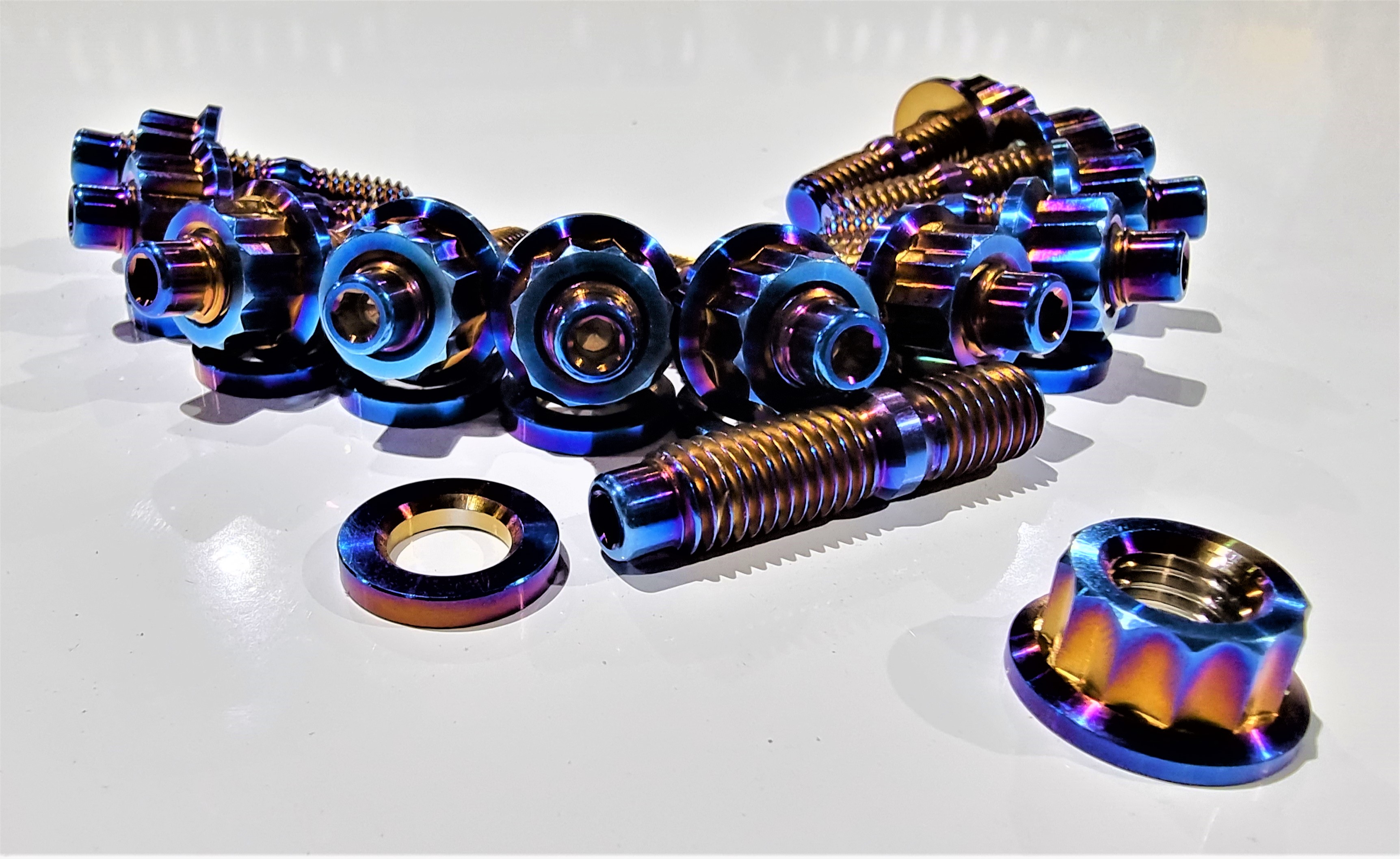 TOYOTA TITANIUM BURNT 2JZ-GTE AND GE EXHAUST MANIFOLD STUD KIT